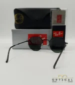 Lunettes de soleil Ray-Ban Jack RB3565 noires avec verres verts G-15, étui noir, boîte grise et livret de garantie chez Optical Gallery.